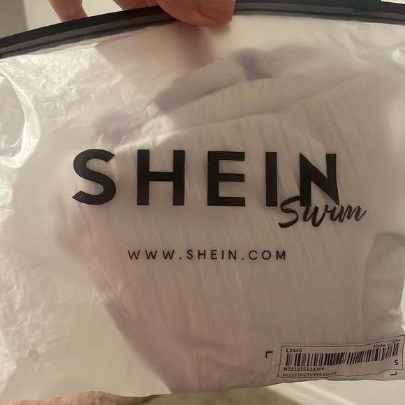 White SHEIN Swim - Picture 6 of 7